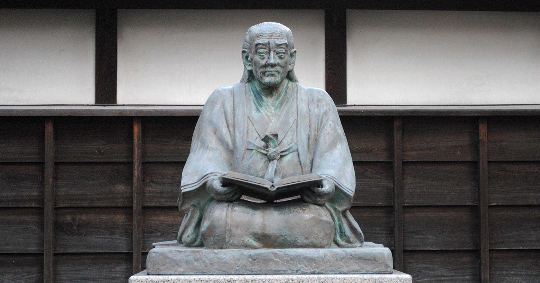 緒方洪庵先生像|オオサカマニア|Osaka Metroが届ける大阪のお出かけサイト